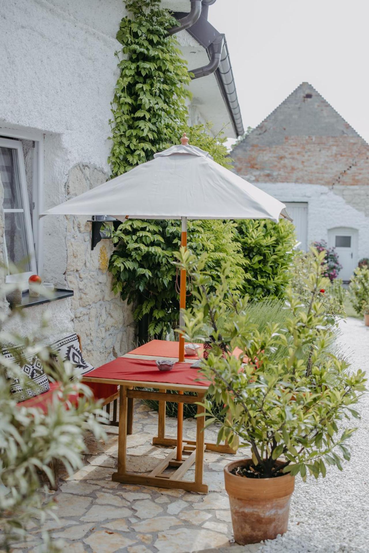 Haus Diogenes Lägenhet Mörbisch am See Exteriör bild